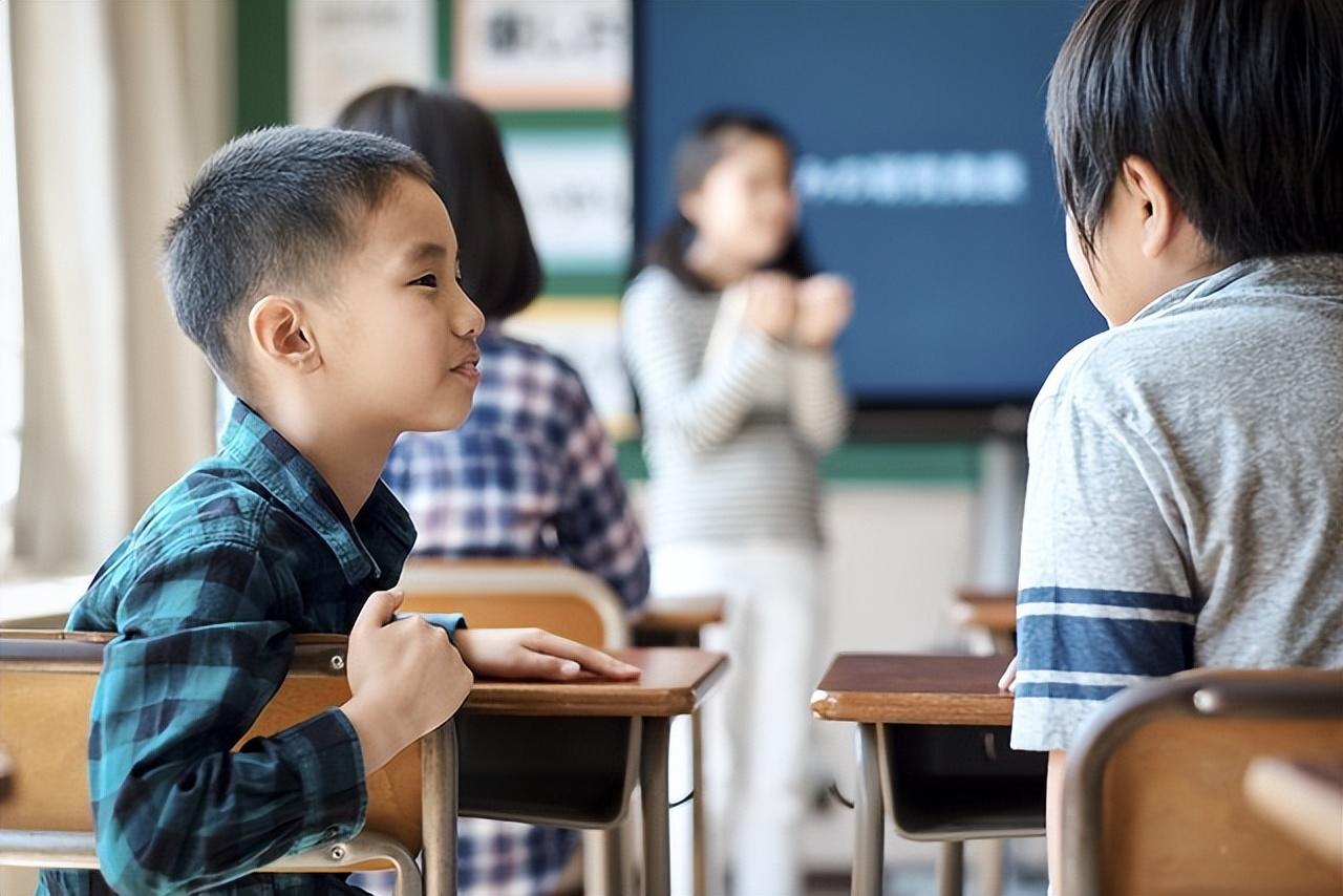 从孩子的日常分析家庭教育_孩子家庭教育常见问题_简述家庭中孩子的教育